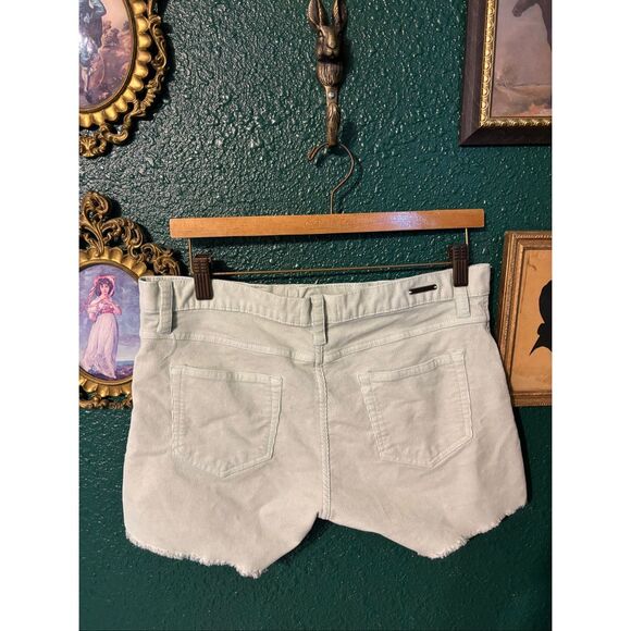 Carve Designs Oahu Shorts Size 4 Mint Green - Picture 2 of 4